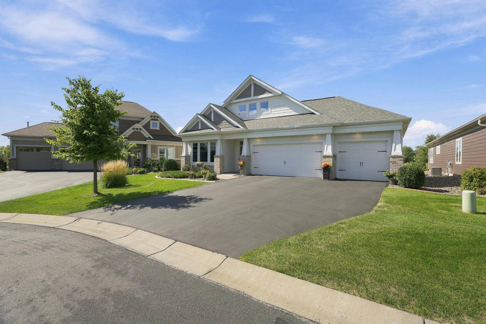 8620 Irving CIR N, Lake Elmo, MN 55042