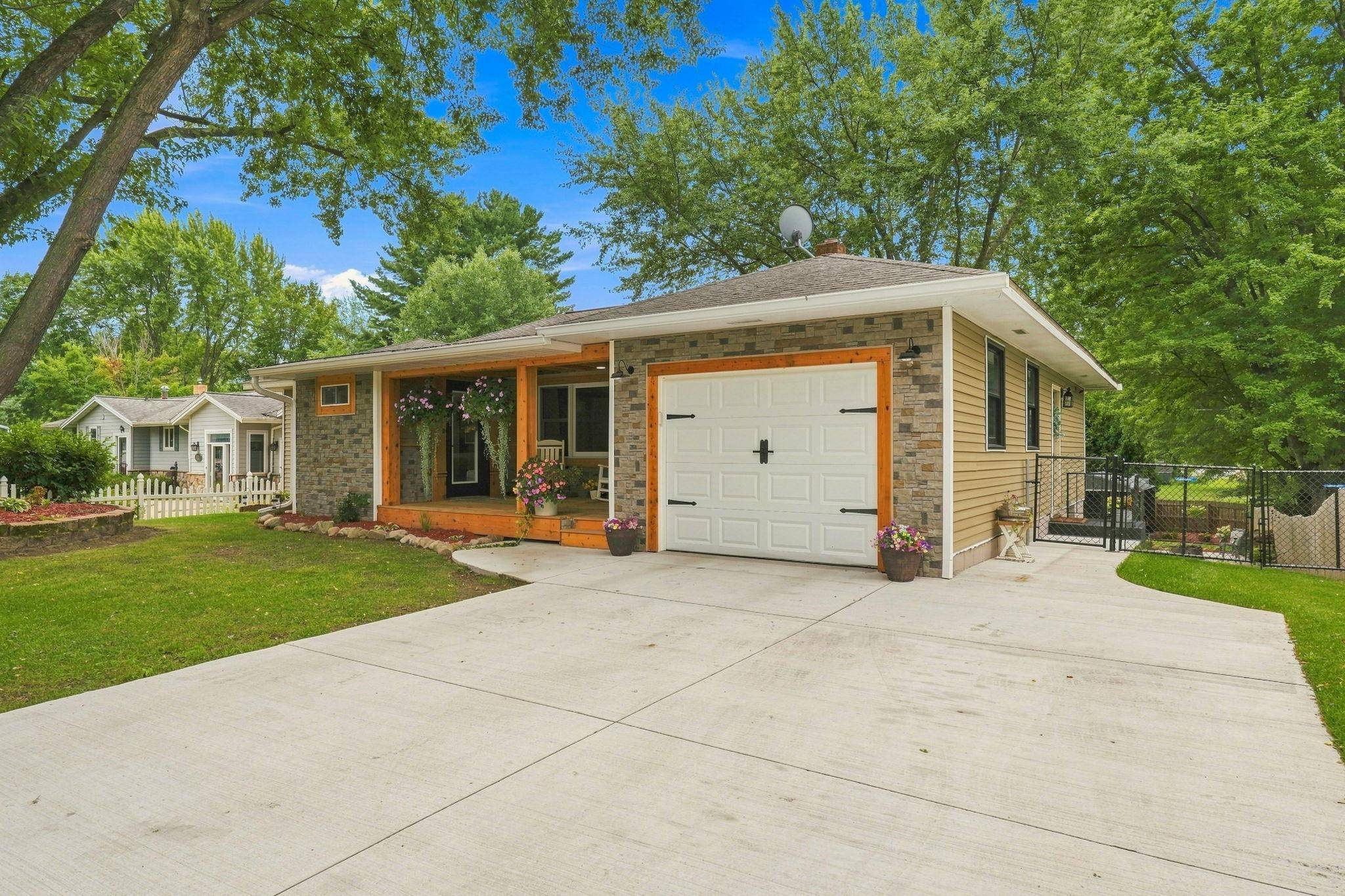 434 Birchwood AVE, Amery, WI 54001