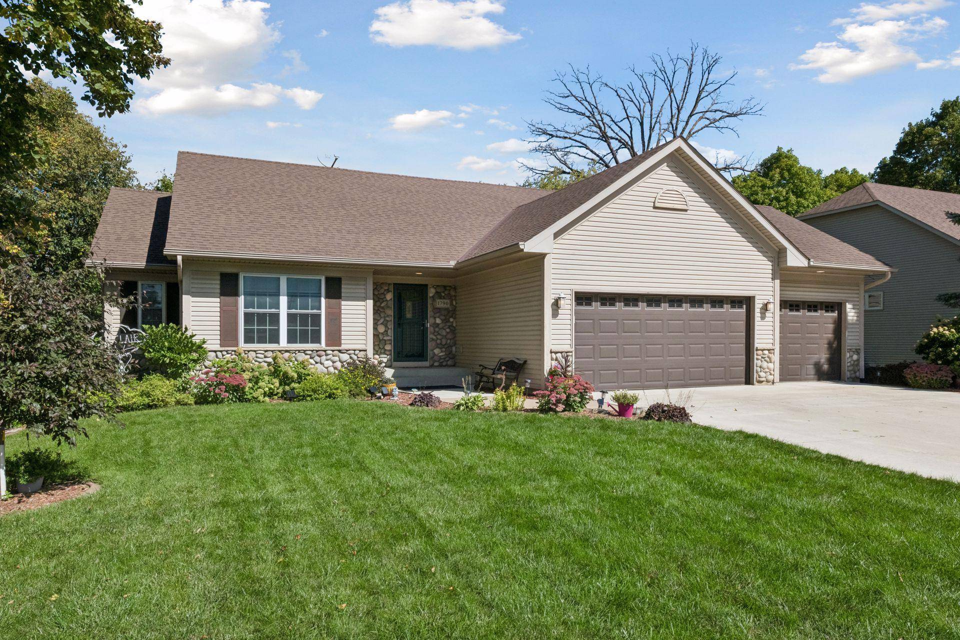 1790 Sterling RD, Waconia, MN 55387