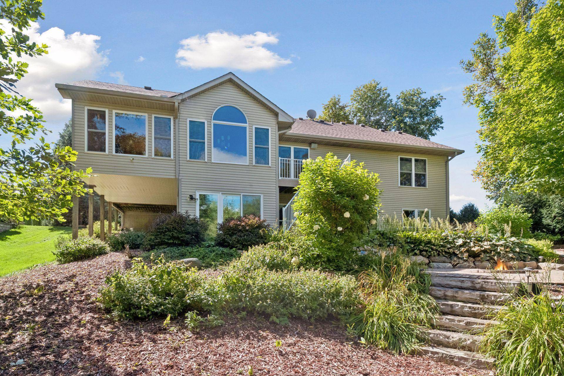 1790 Sterling RD, Waconia, MN 55387