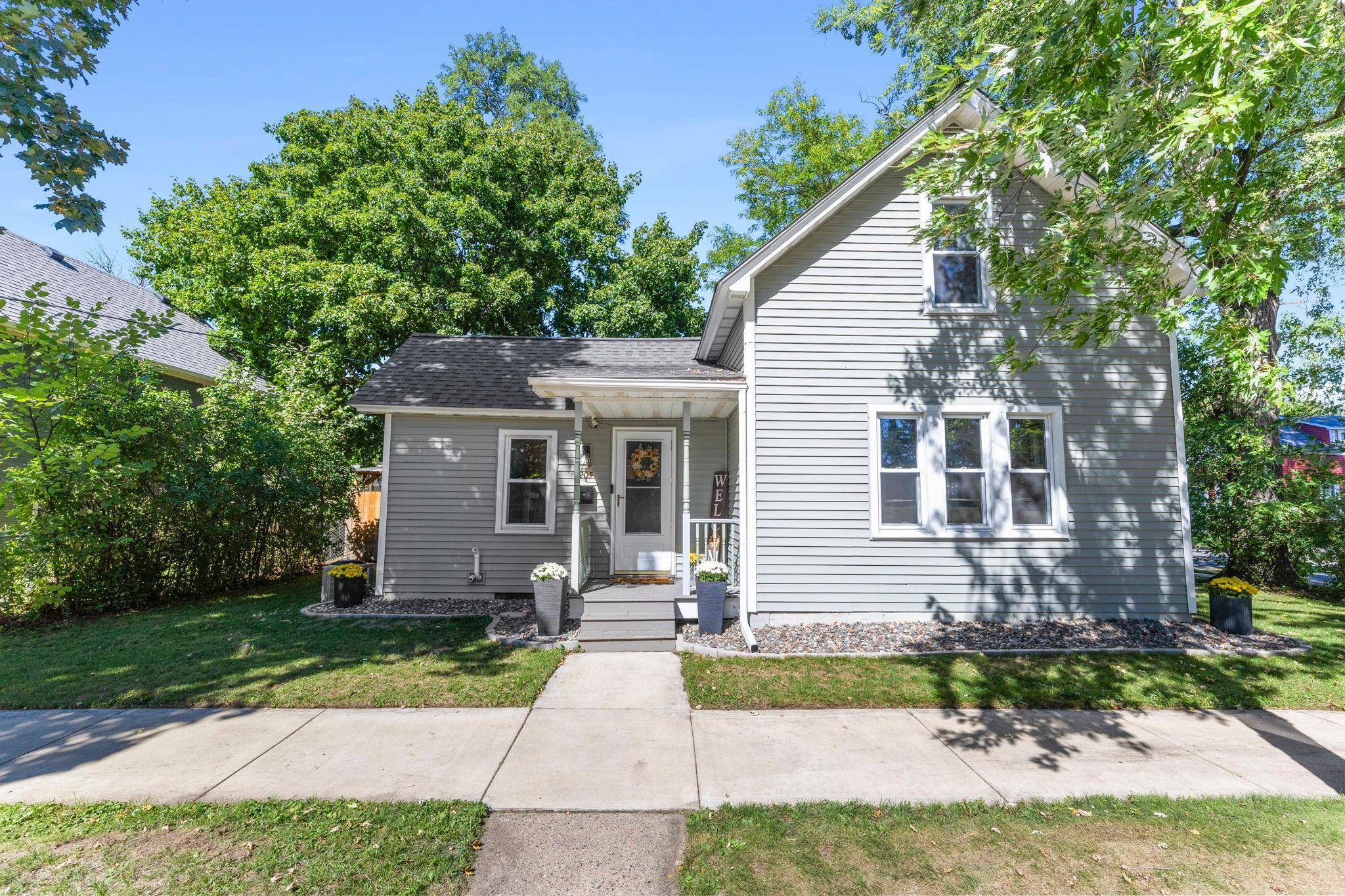 205 N 2nd ST, New Richmond, WI 54017