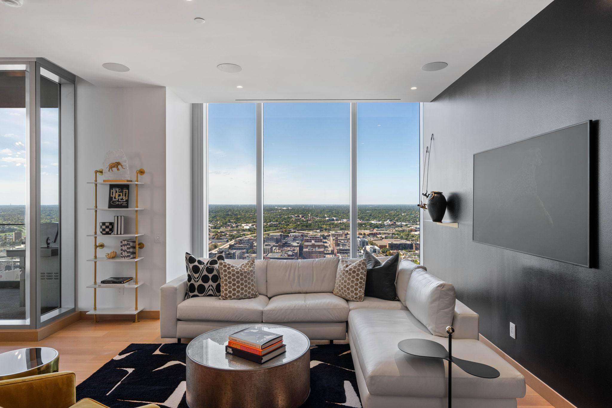 255 Hennepin AVE #3204, Minneapolis, MN 55408