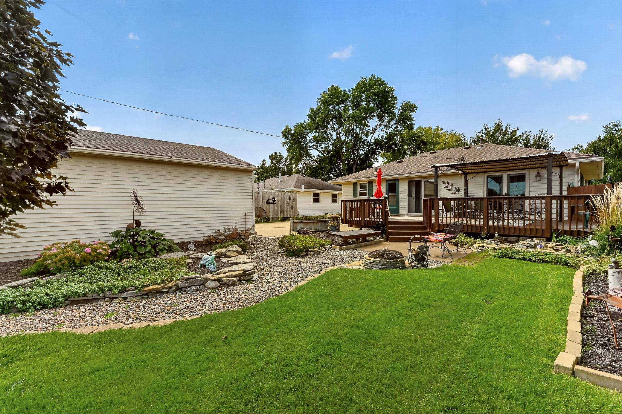 2528 11th AVE NW, Rochester, MN 55901
