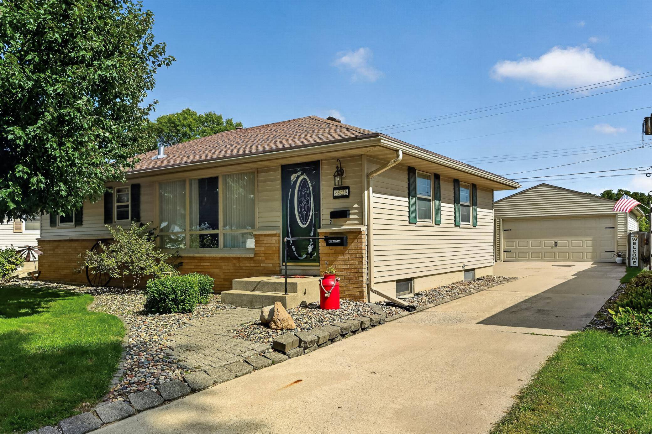 2528 11th AVE NW, Rochester, MN 55901
