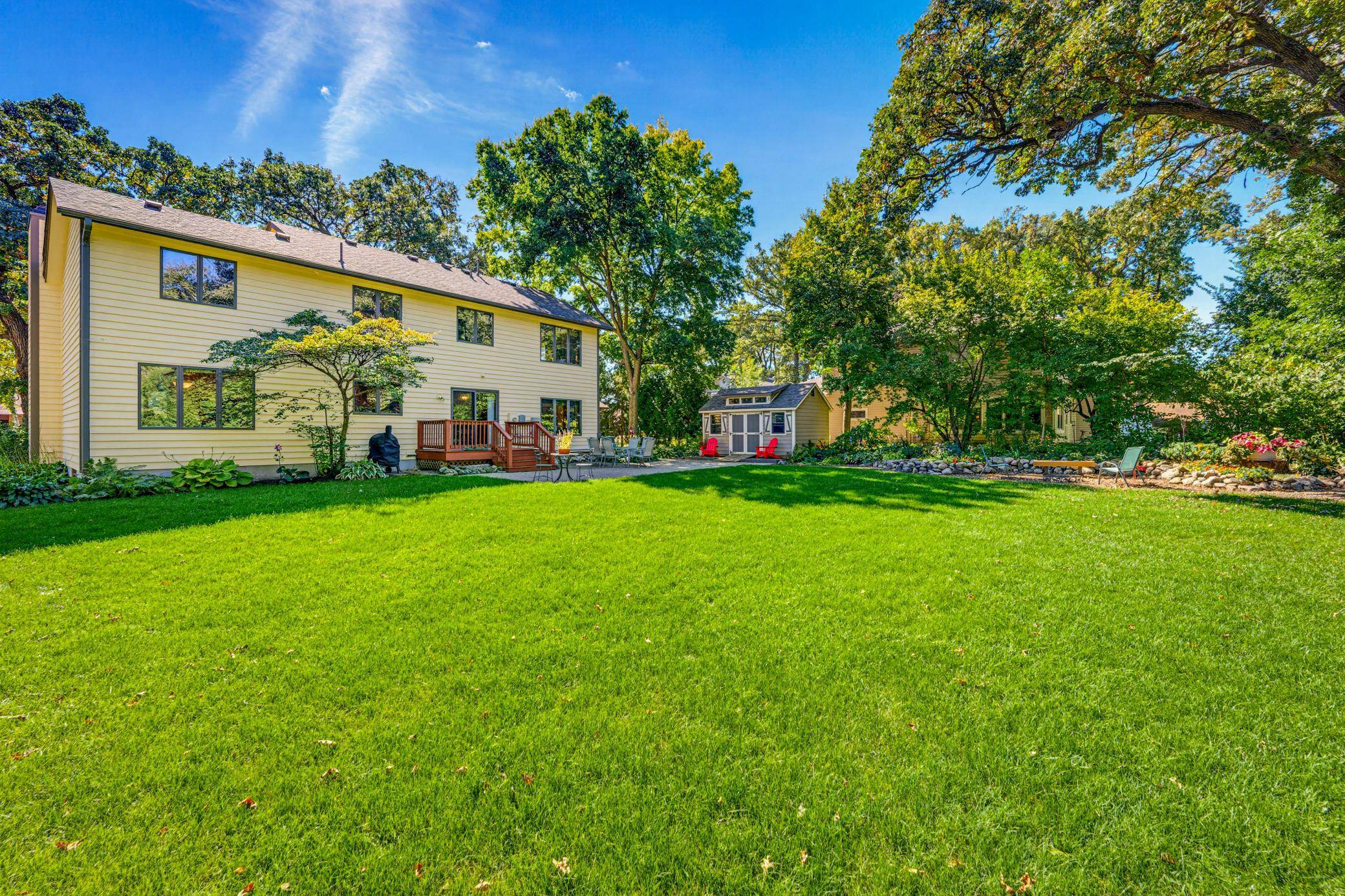 1265 Rolling Oaks LN NW, Hutchinson, MN 55350