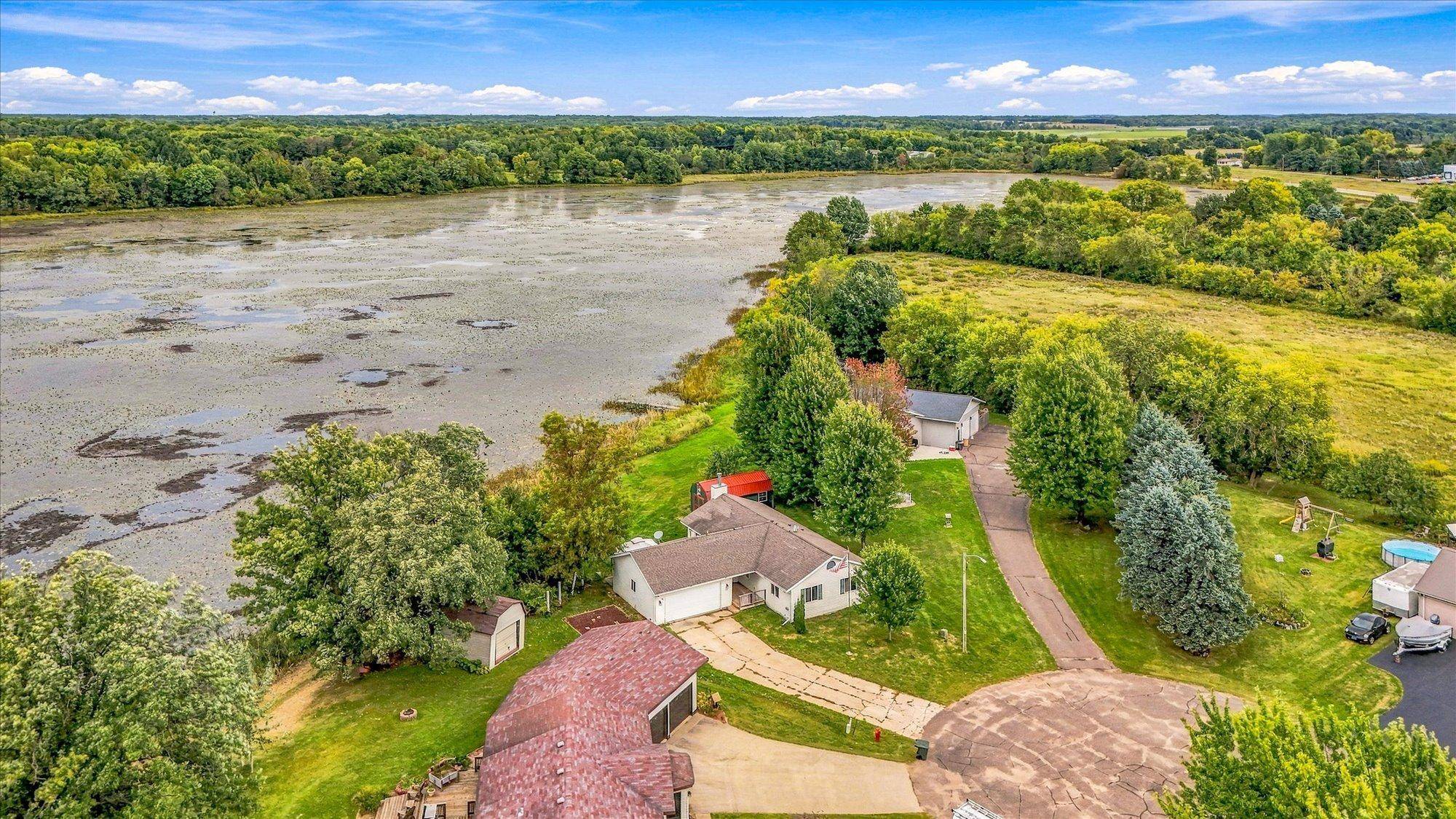 410 Camelia DR, Clayton, WI 54004