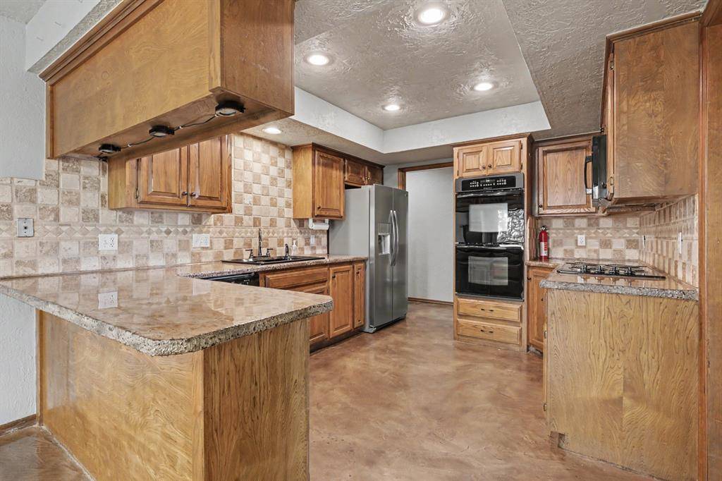 2028 Melody LN, Edmond, OK 73013