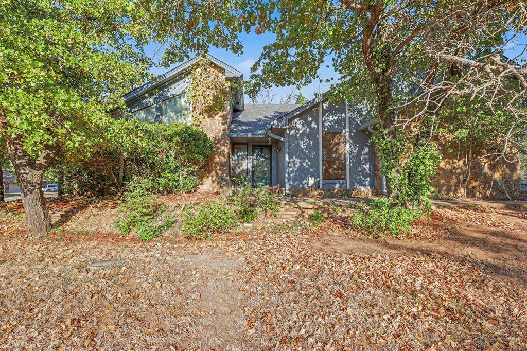 2028 Melody LN, Edmond, OK 73013