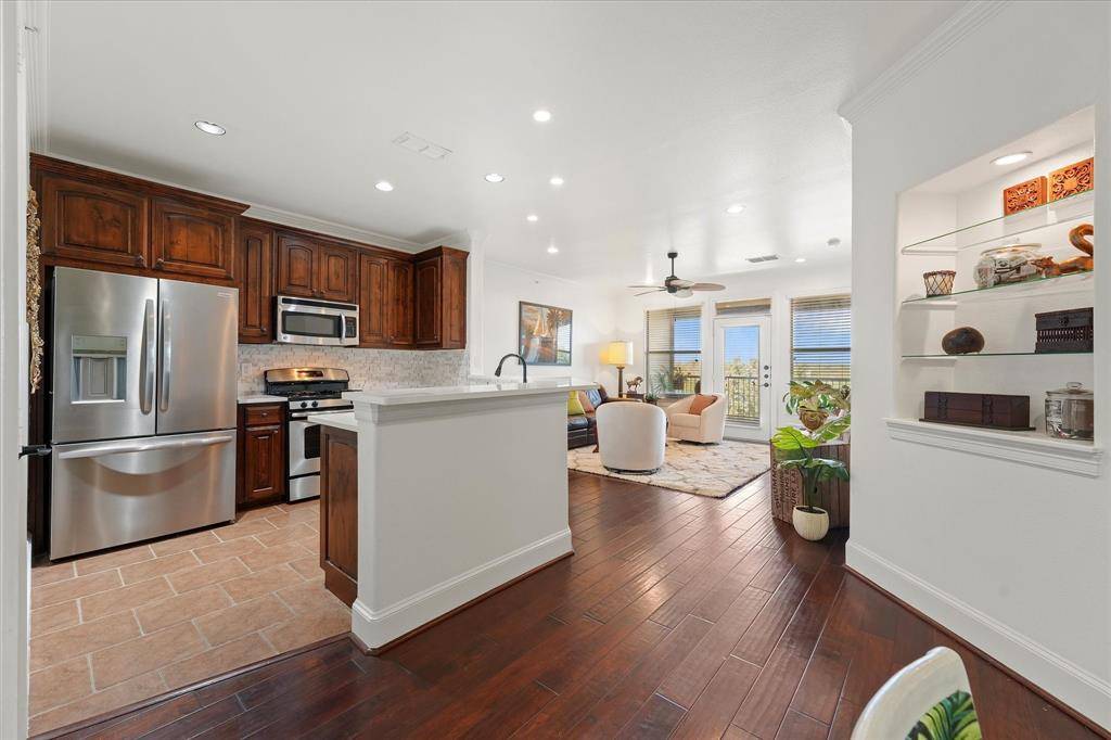 500 Waters Edge Drive #234, Lake Dallas, TX 75065