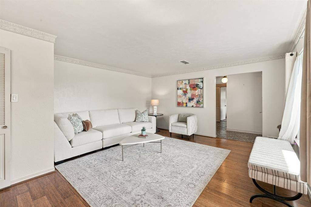 9639 Brentgate Drive, Dallas, TX 75238
