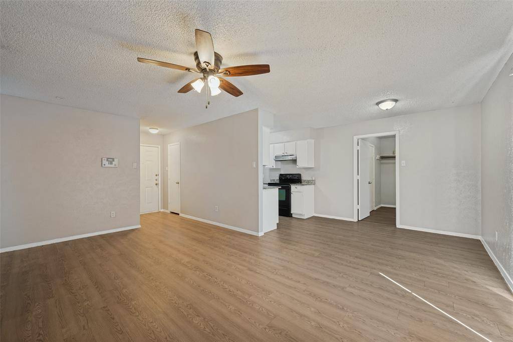 1211 Neptune Drive, Cedar Hill, TX 75104