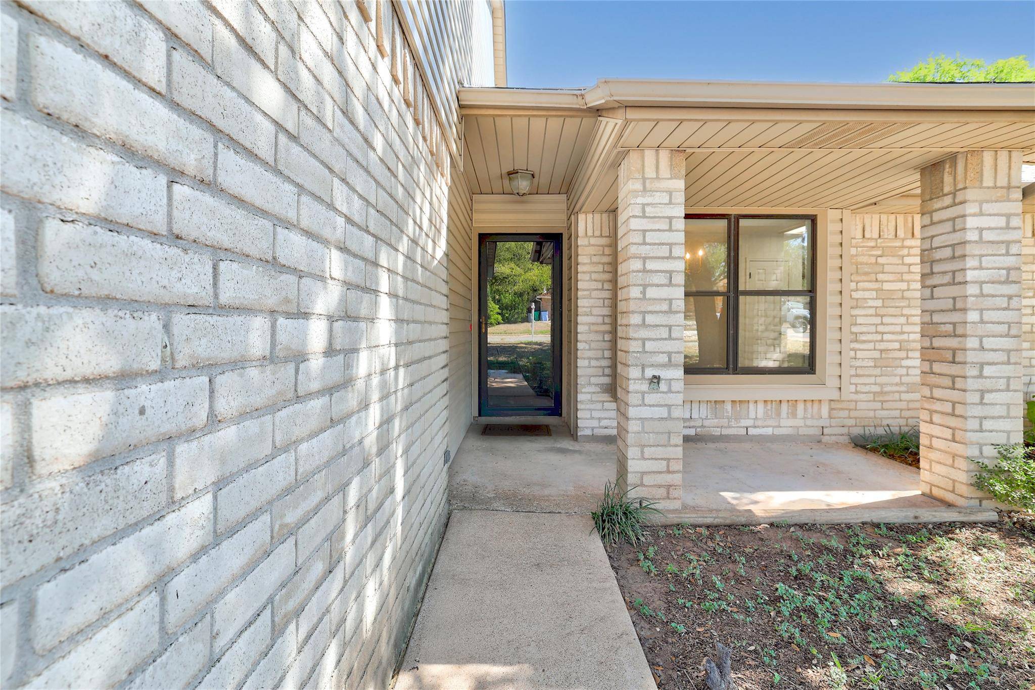 1202 Ivybridge DR, Pflugerville, TX 78660