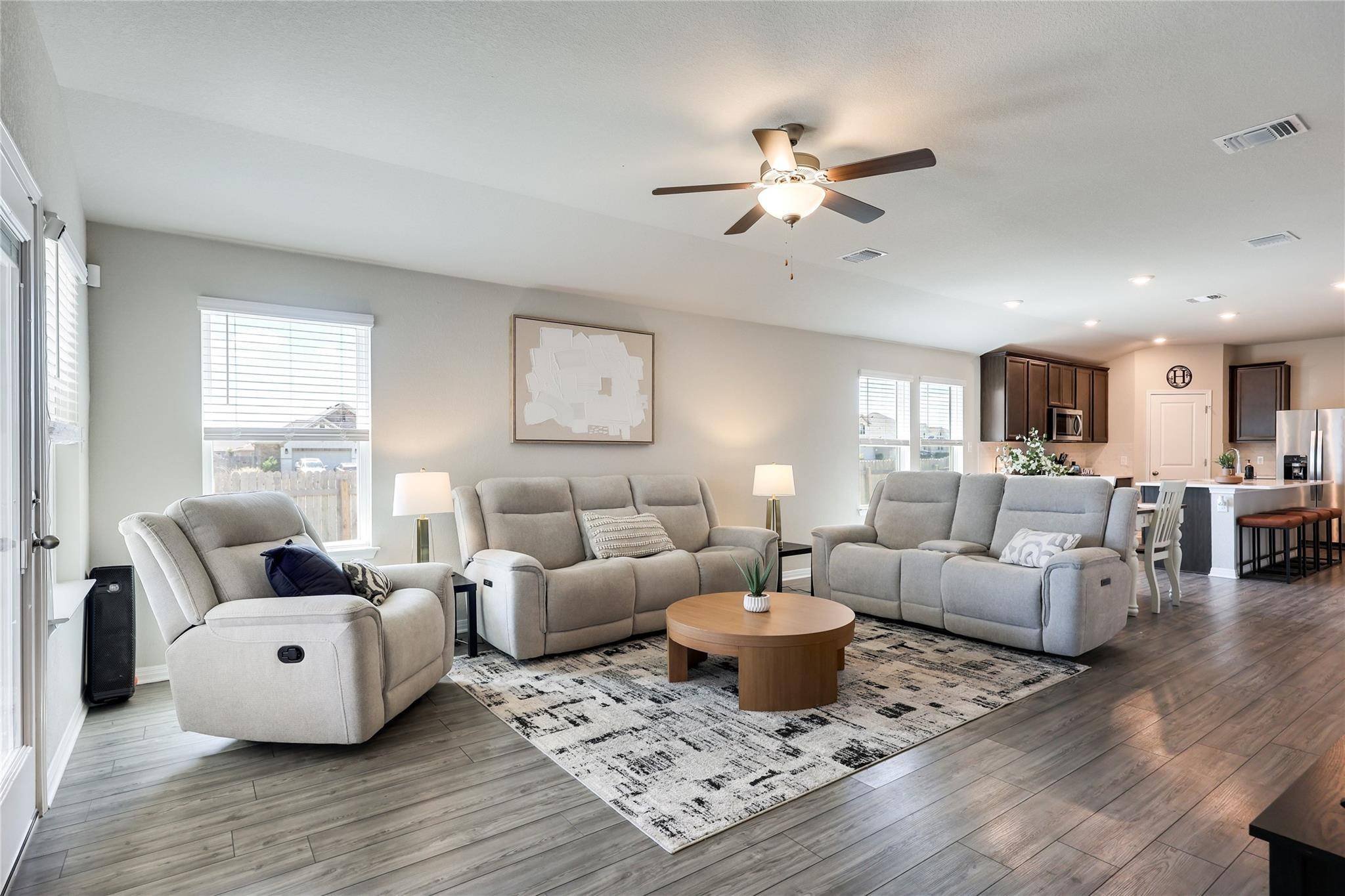 100 Contrada Grace LN, Hutto, TX 78634