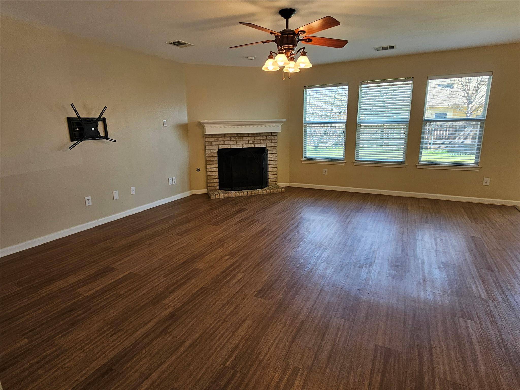221 Primrose BLVD, Kyle, TX 78640