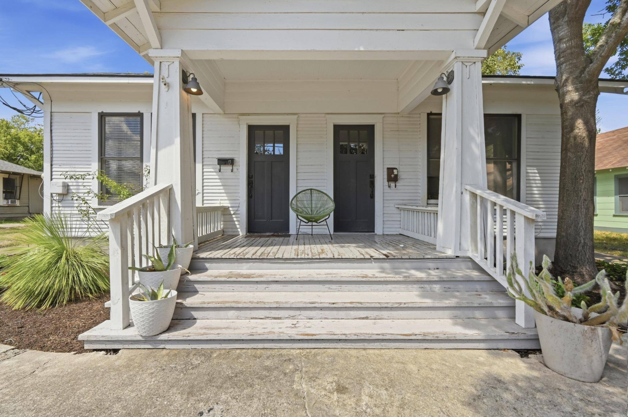 919 W Prairie Lea ST, Lockhart, TX 78644
