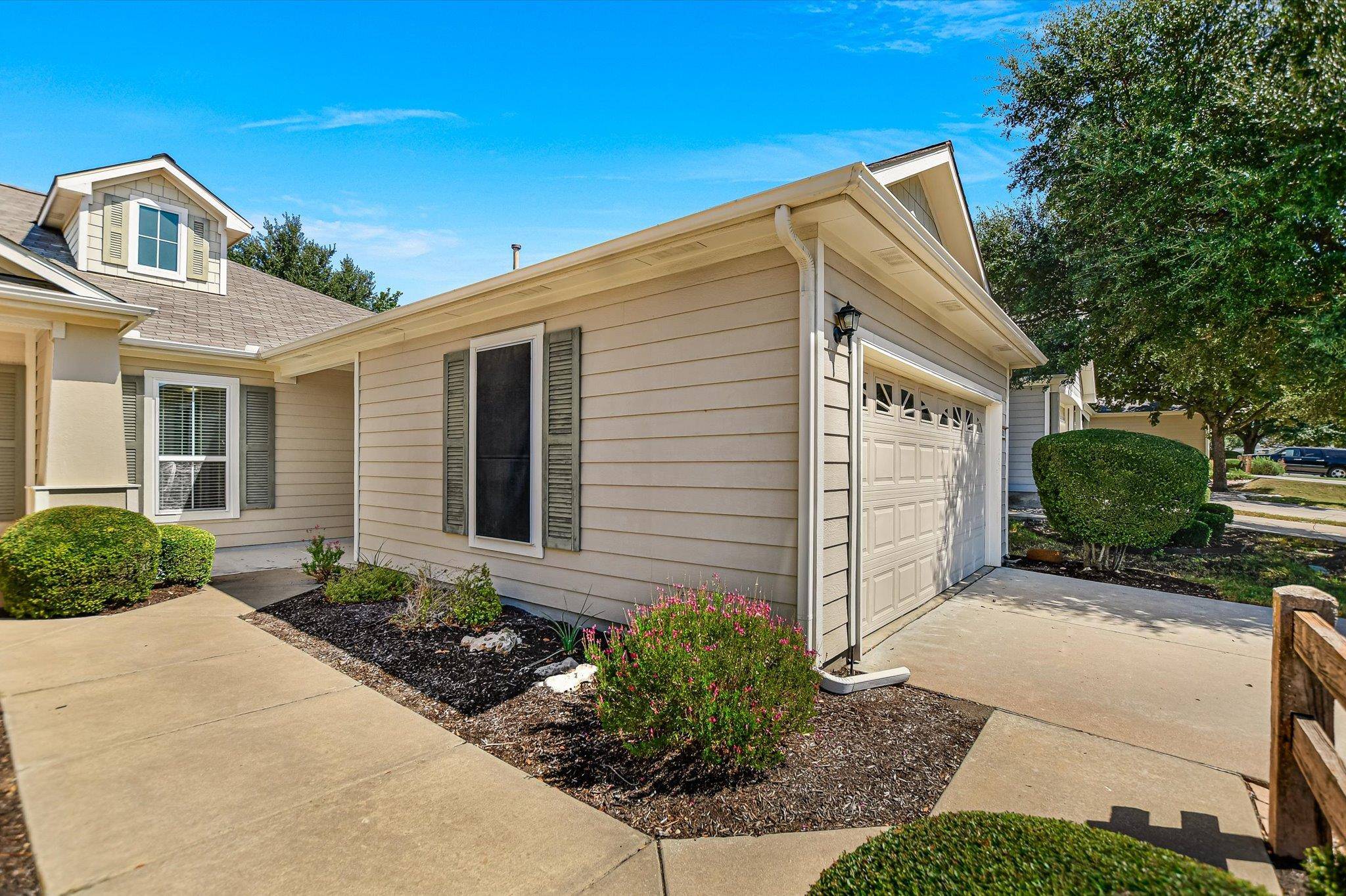 215 Bonham LOOP, Georgetown, TX 78633