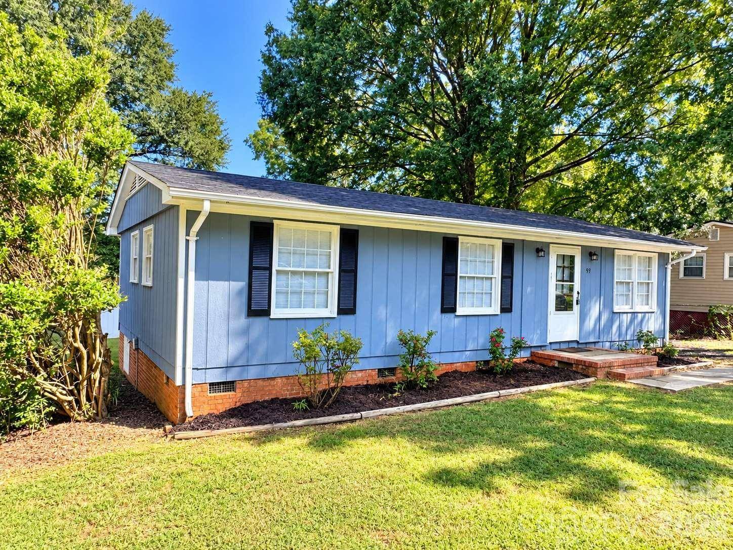 99 N Mcginnis PL, Mount Holly, NC 28120