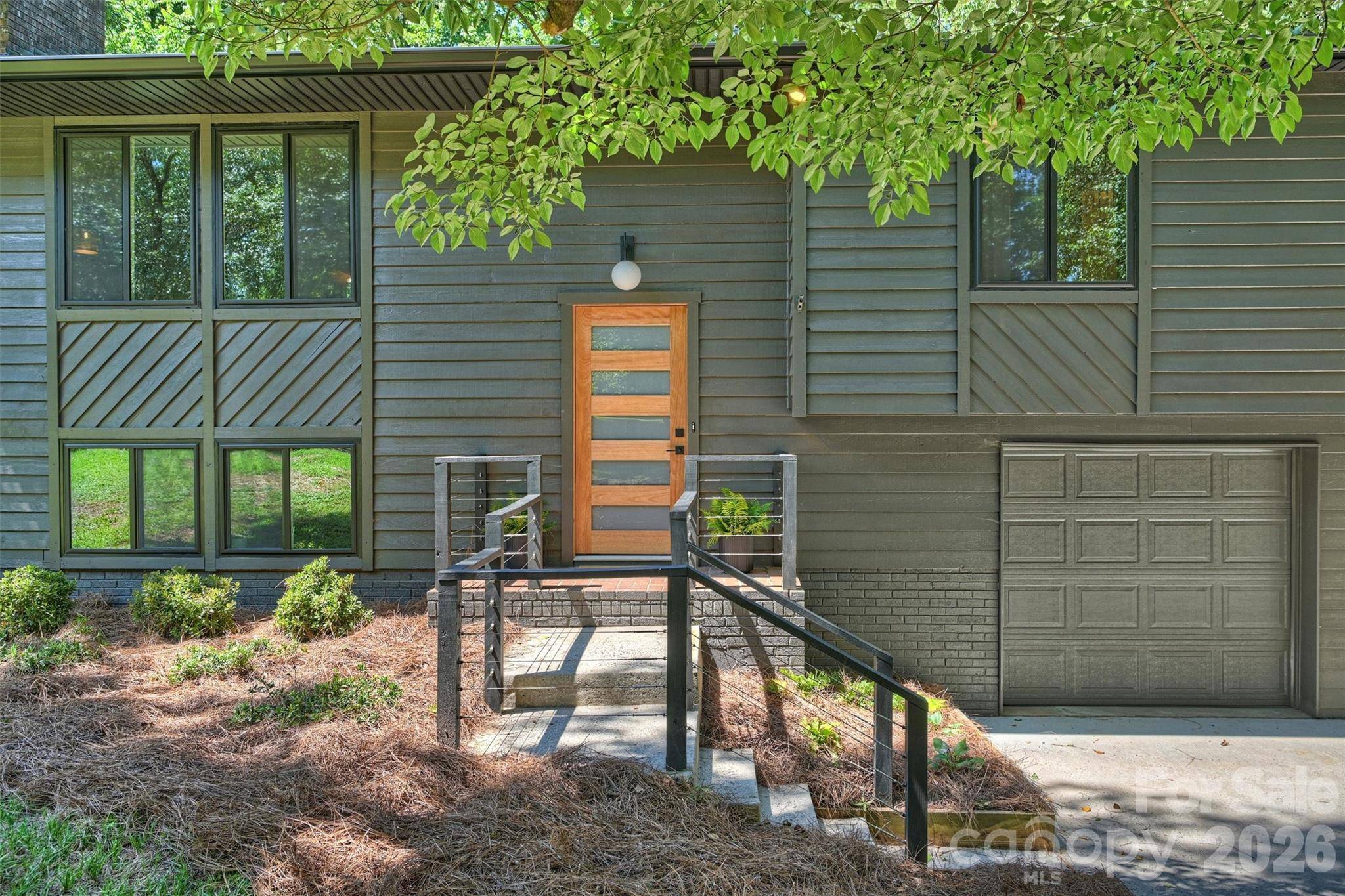 7323 Rollingridge DR, Charlotte, NC 28211