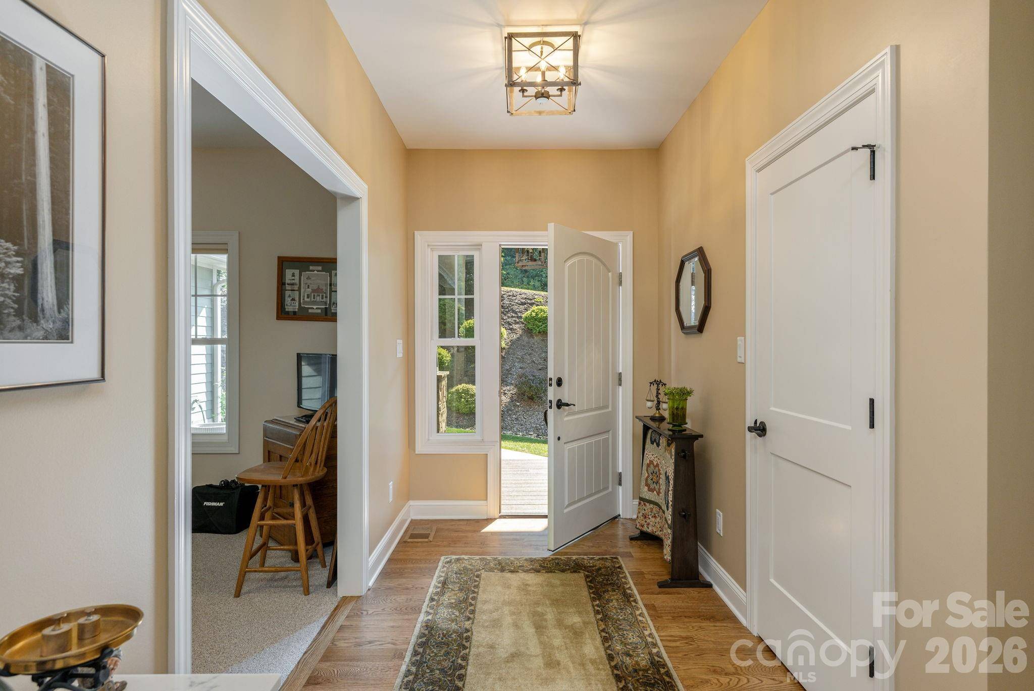 8 MANORWOOD CT, Flat Rock, NC 28731