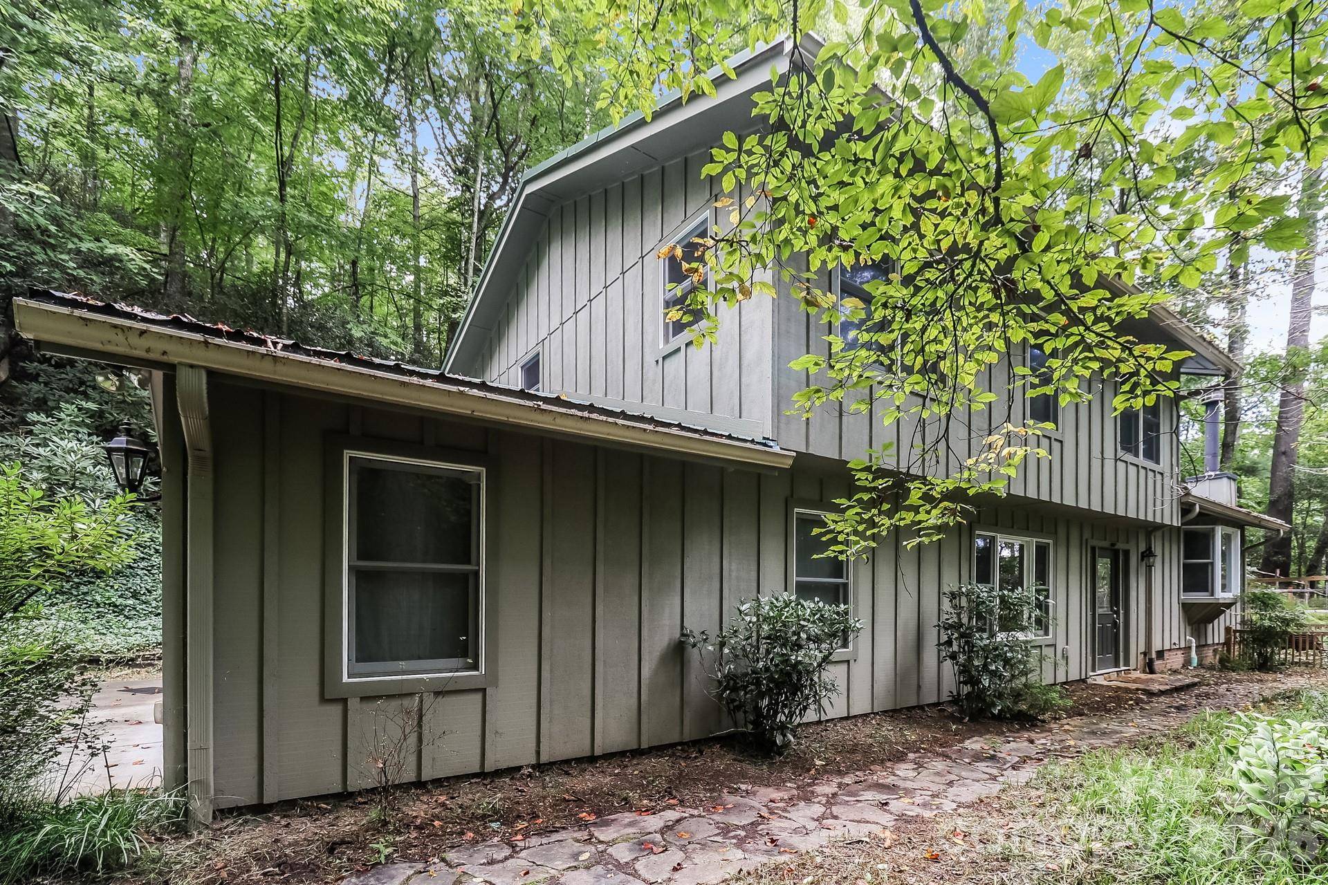 522 Glen Cannon DR, Pisgah Forest, NC 28768