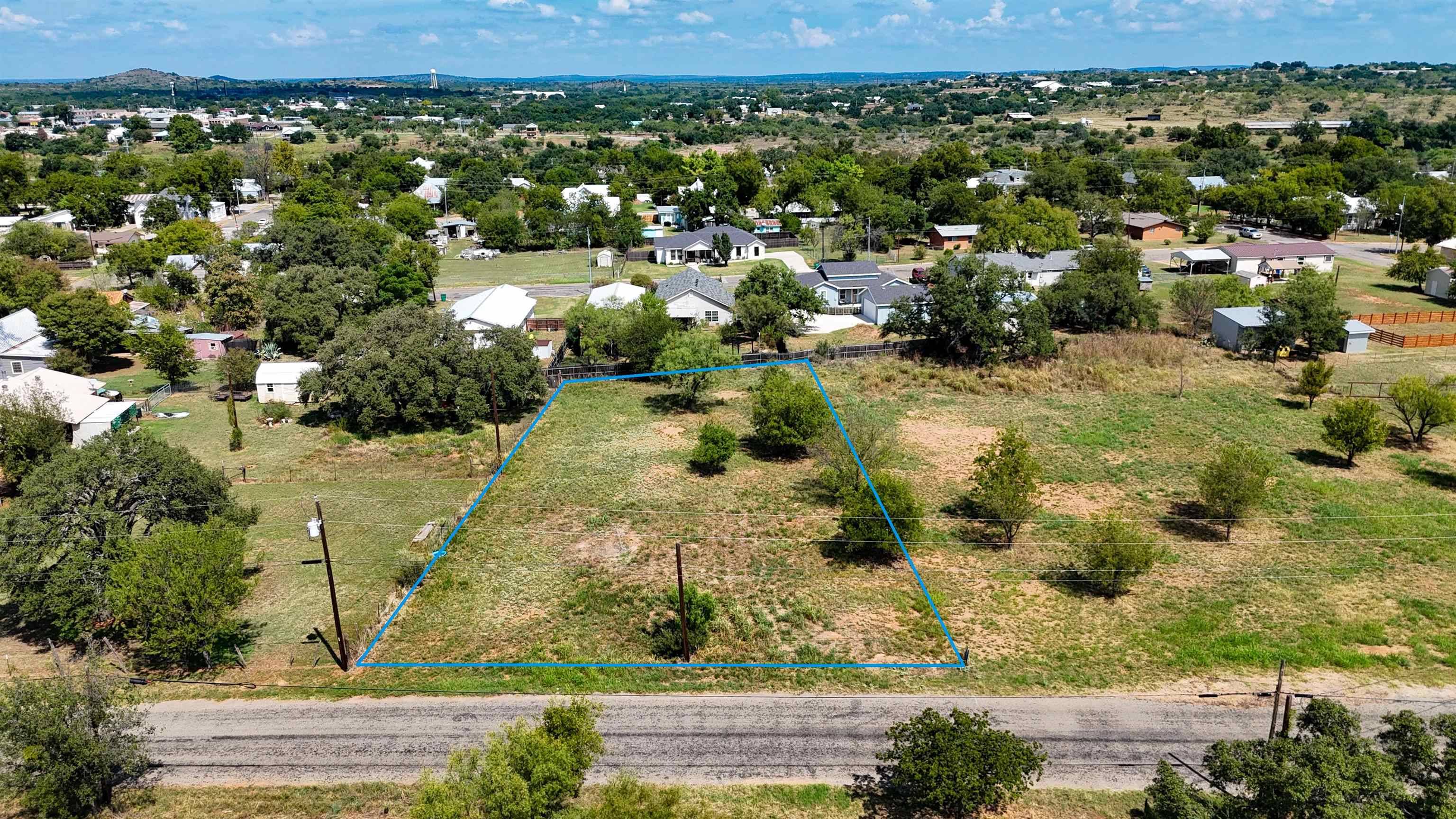 Lot 1 E Wallace ST, Llano, TX 78643