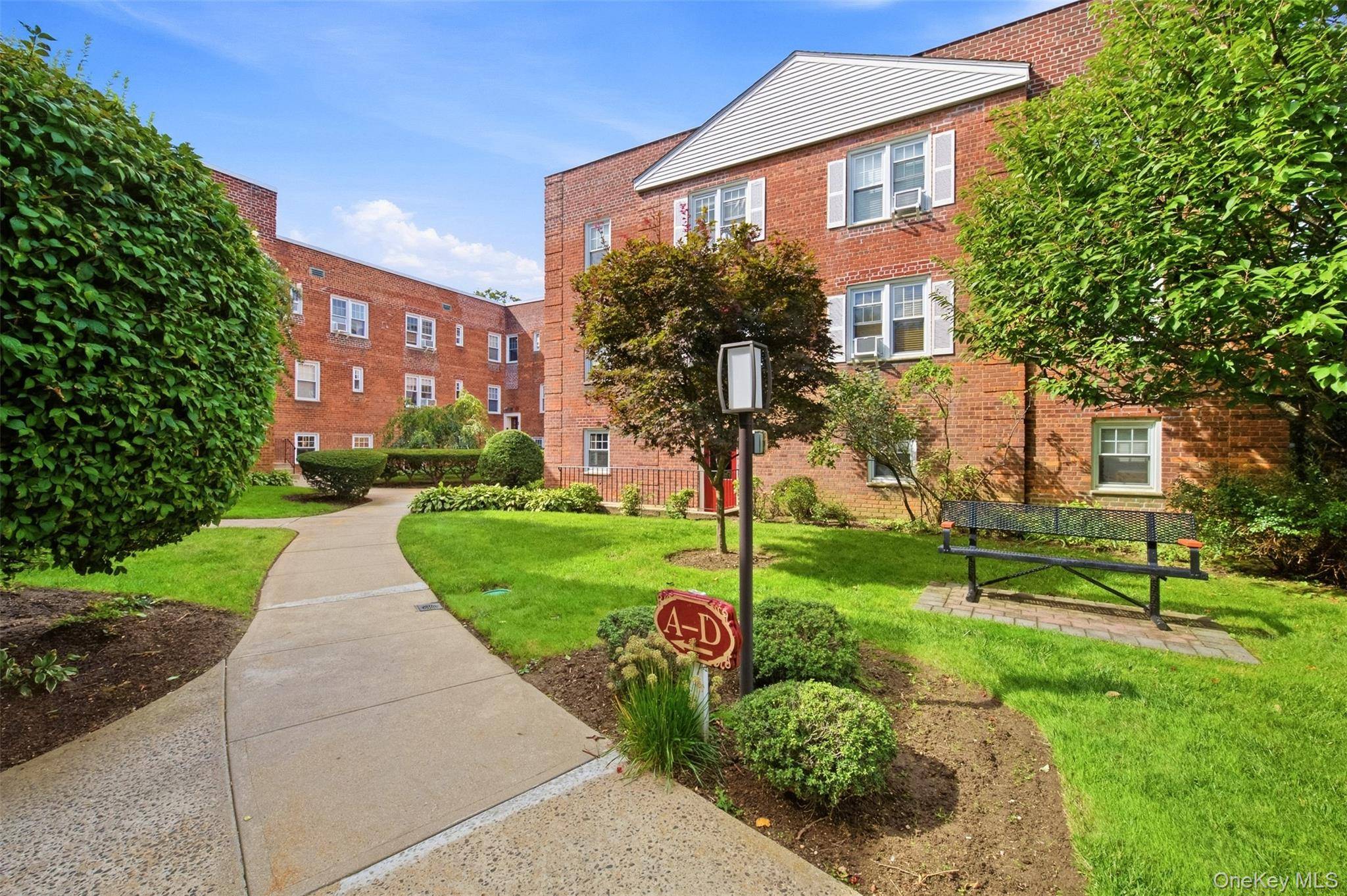 200 N Village AVE #D7, Rockville Centre, NY 11570