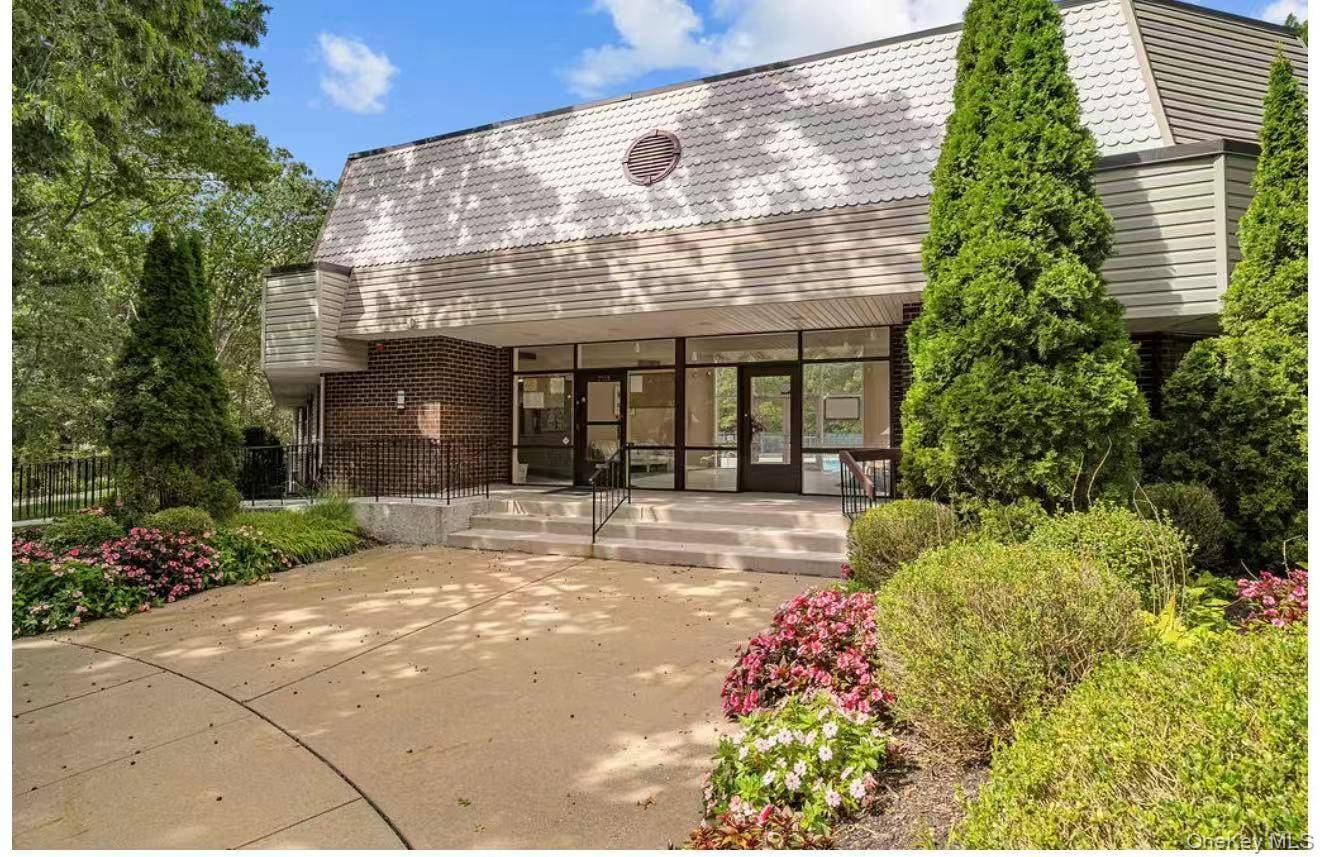 177 Cambridge DR, Port Jefferson, NY 11776