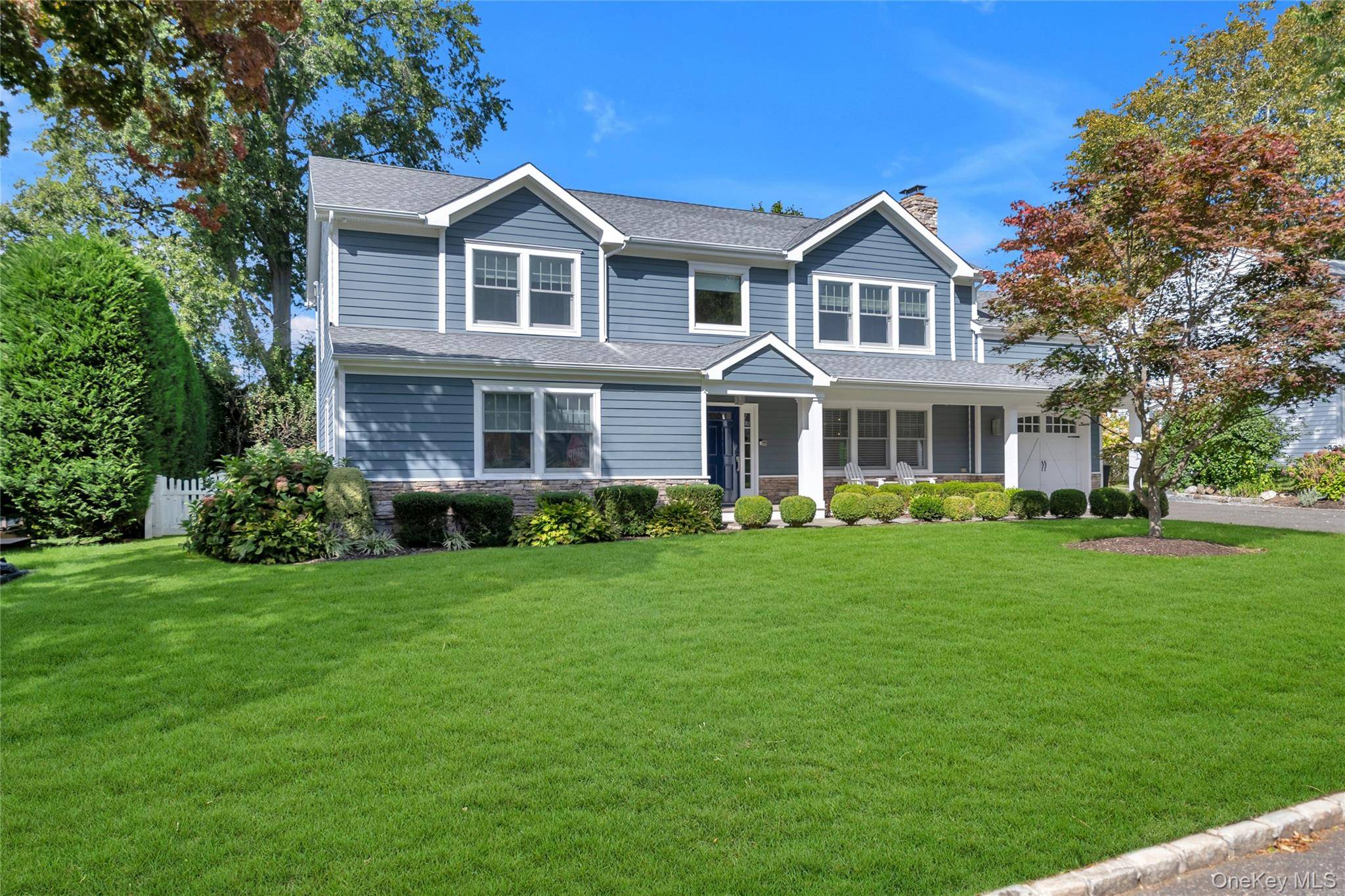 17 Colonial RD, Port Washington, NY 11050