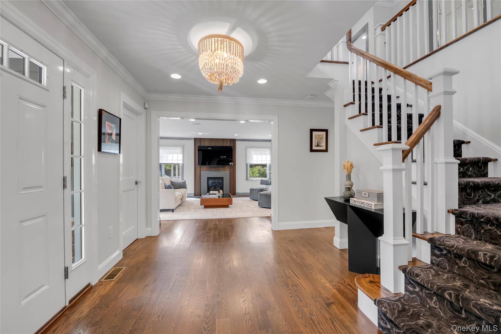 17 Colonial RD, Port Washington, NY 11050