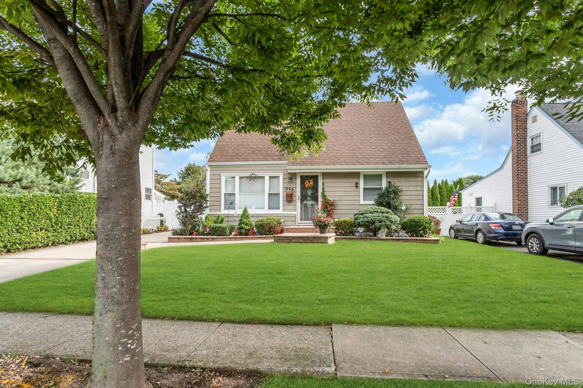 996 Merillon AVE, Westbury, NY 11590