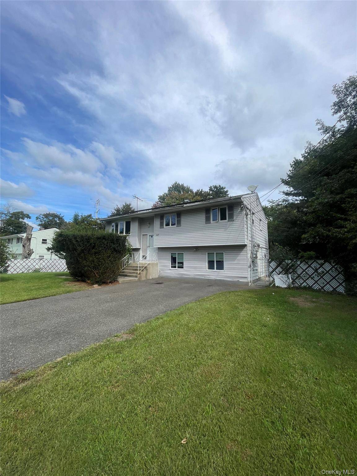 67 Fulton ST, Brentwood, NY 11717