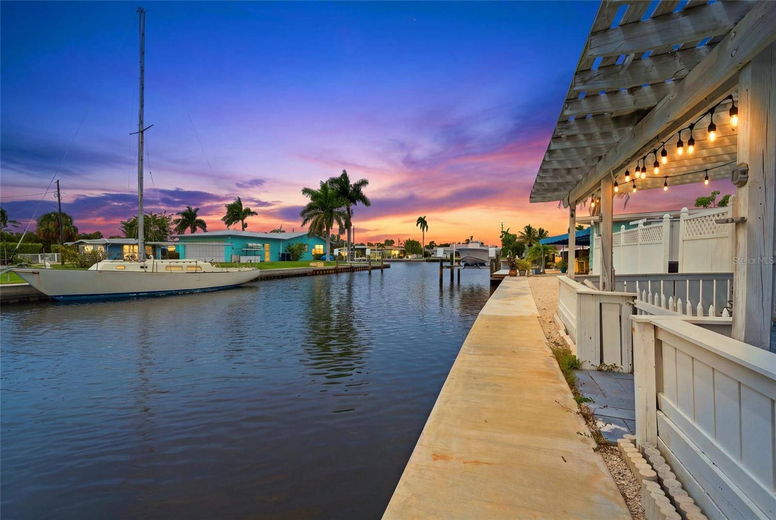 28 SEASIDE CT, Holmes Beach, FL 34217
