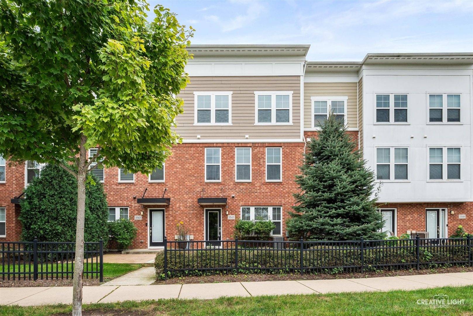 3545 Mulligan DR, Woodridge, IL 60517