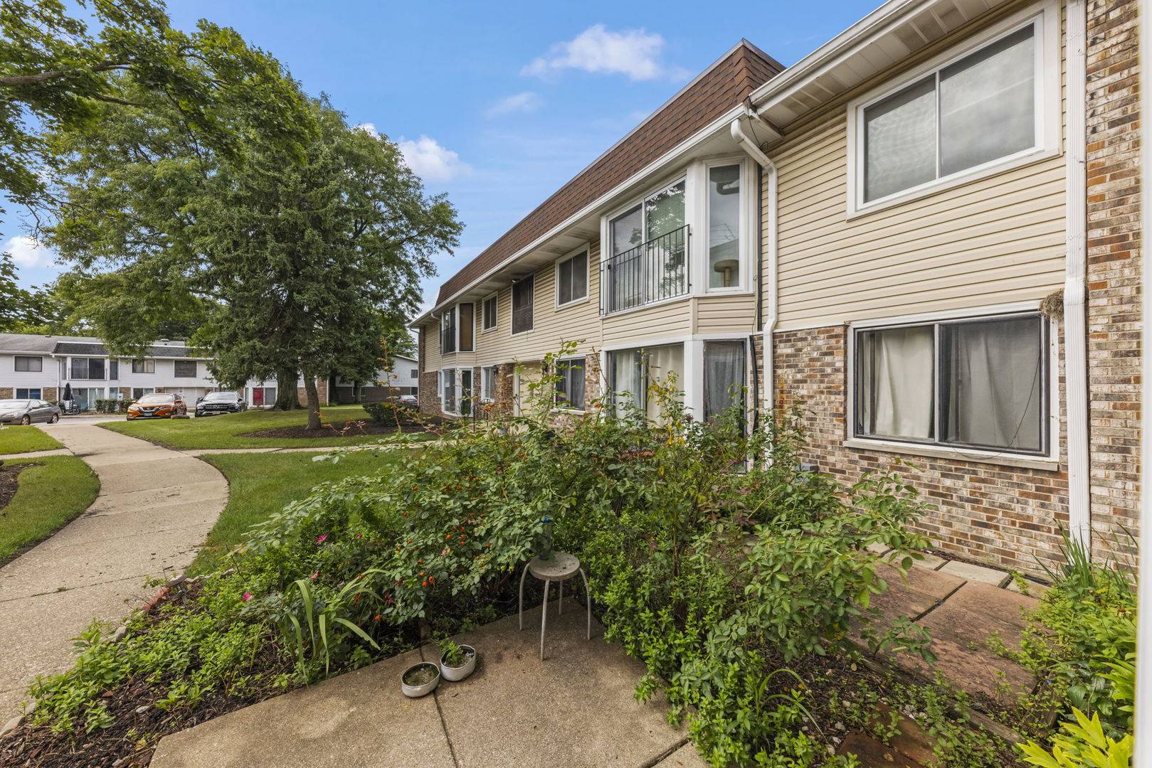 2640 Mitchell DR #4, Woodridge, IL 60517