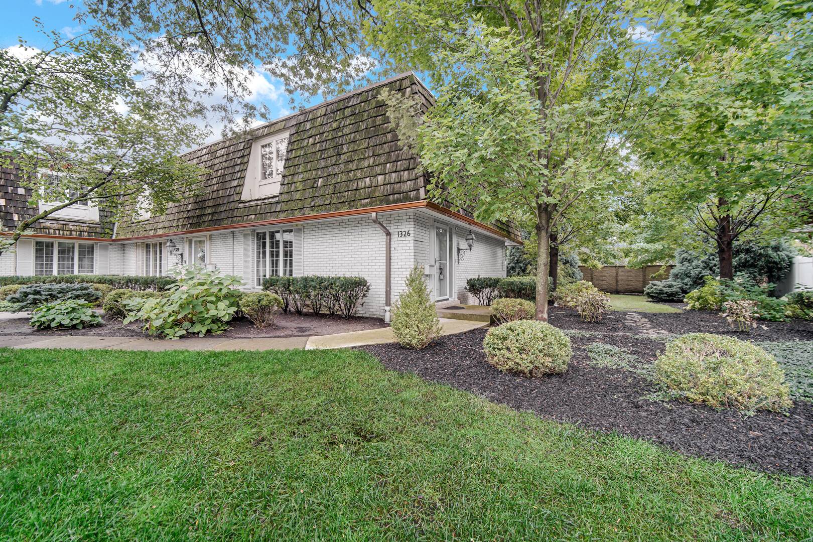 1326 Camellia Drive, Munster, IN 46321