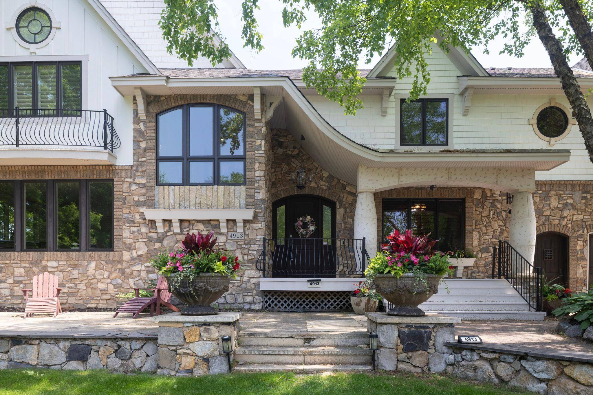 4913 W Sunnyslope RD, Edina, MN 55424