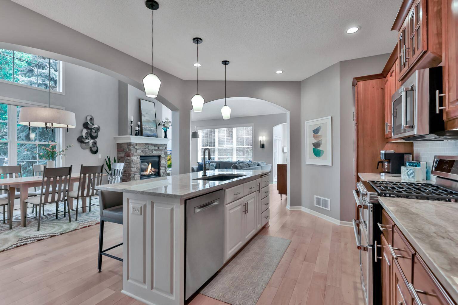 5245 108th AVE N, Brooklyn Park, MN 55443