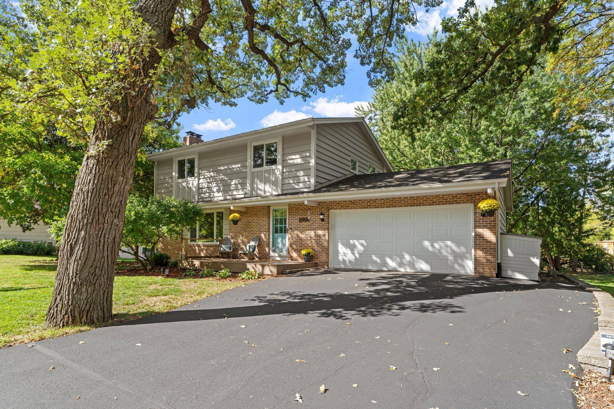 10408 Colorado RD, Bloomington, MN 55438