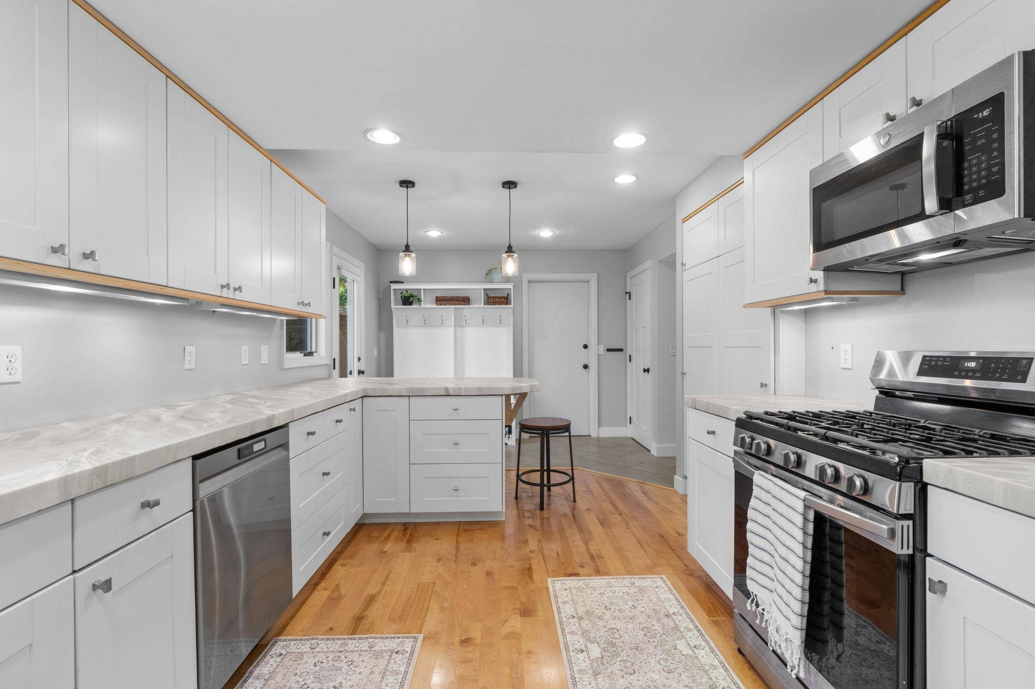 10408 Colorado RD, Bloomington, MN 55438