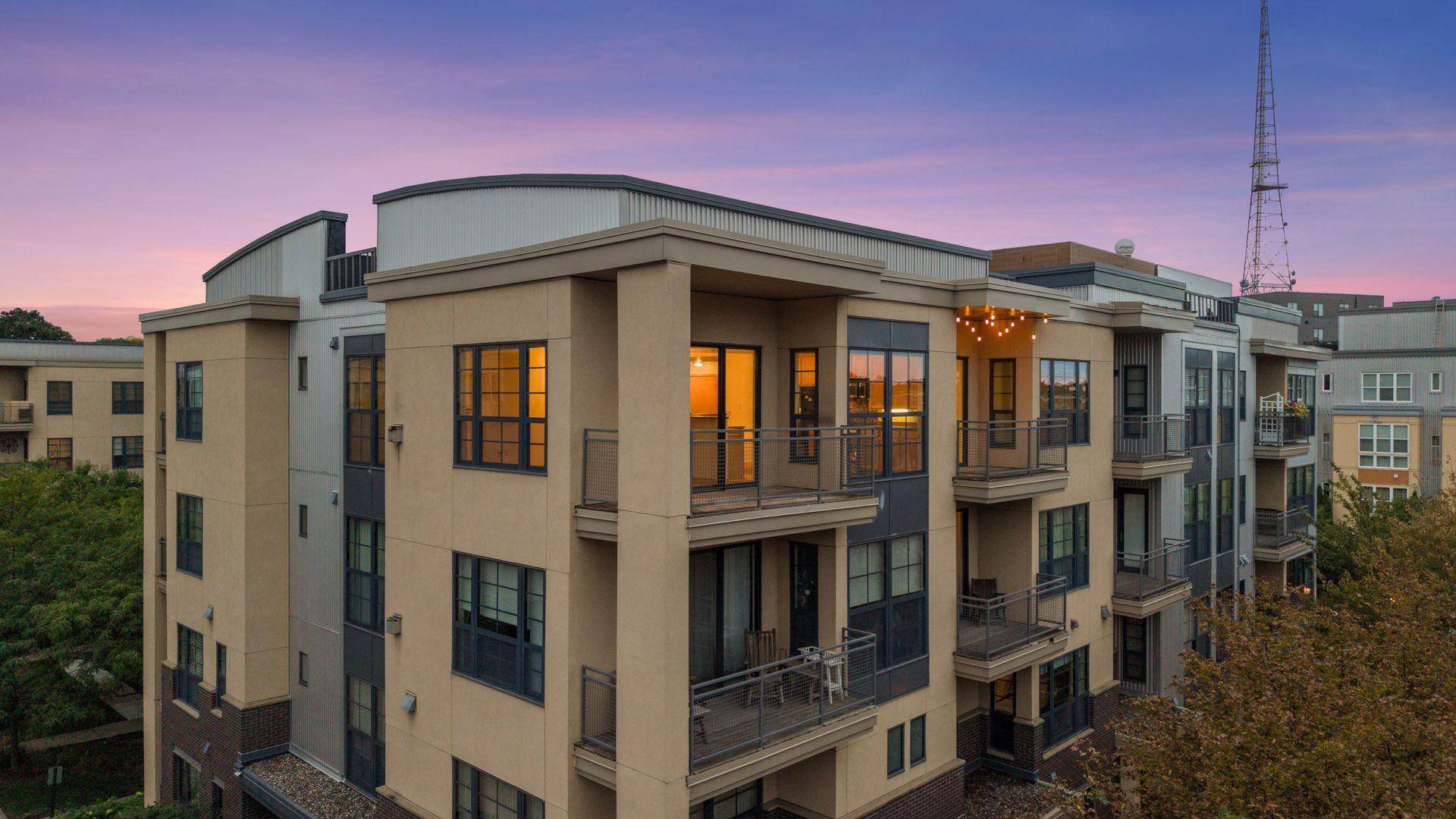 2566 Ellis AVE #404, Saint Paul, MN 55114
