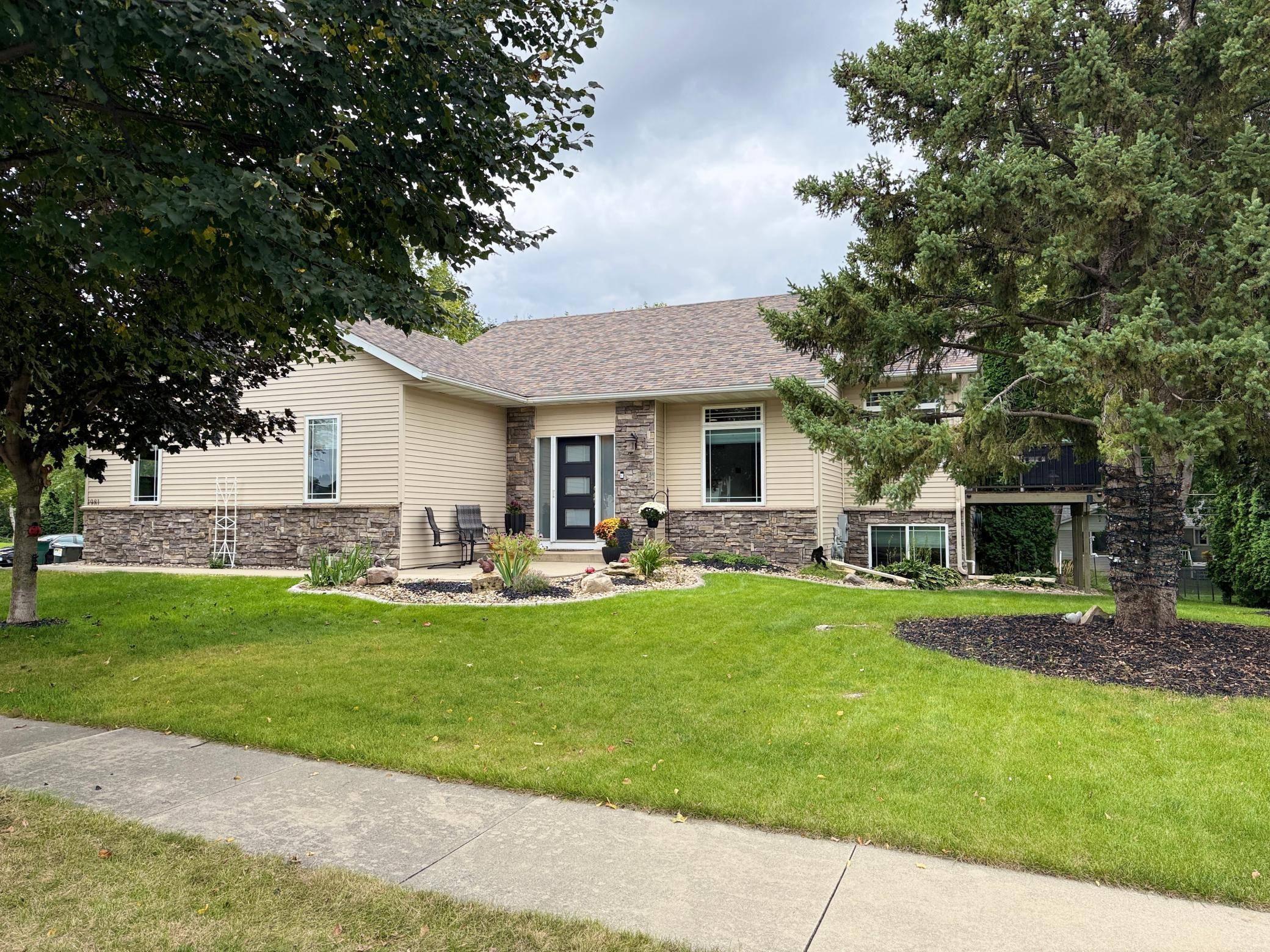 1981 29th ST SE, Rochester, MN 55904