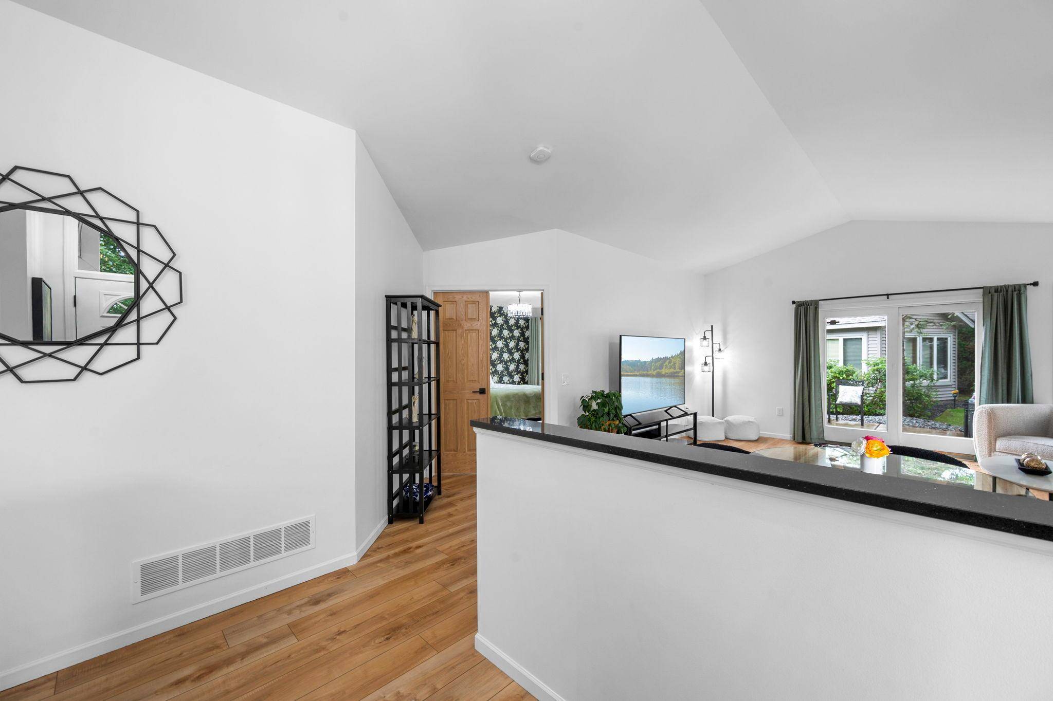 2530 Sumac RDG, White Bear Lake, MN 55110