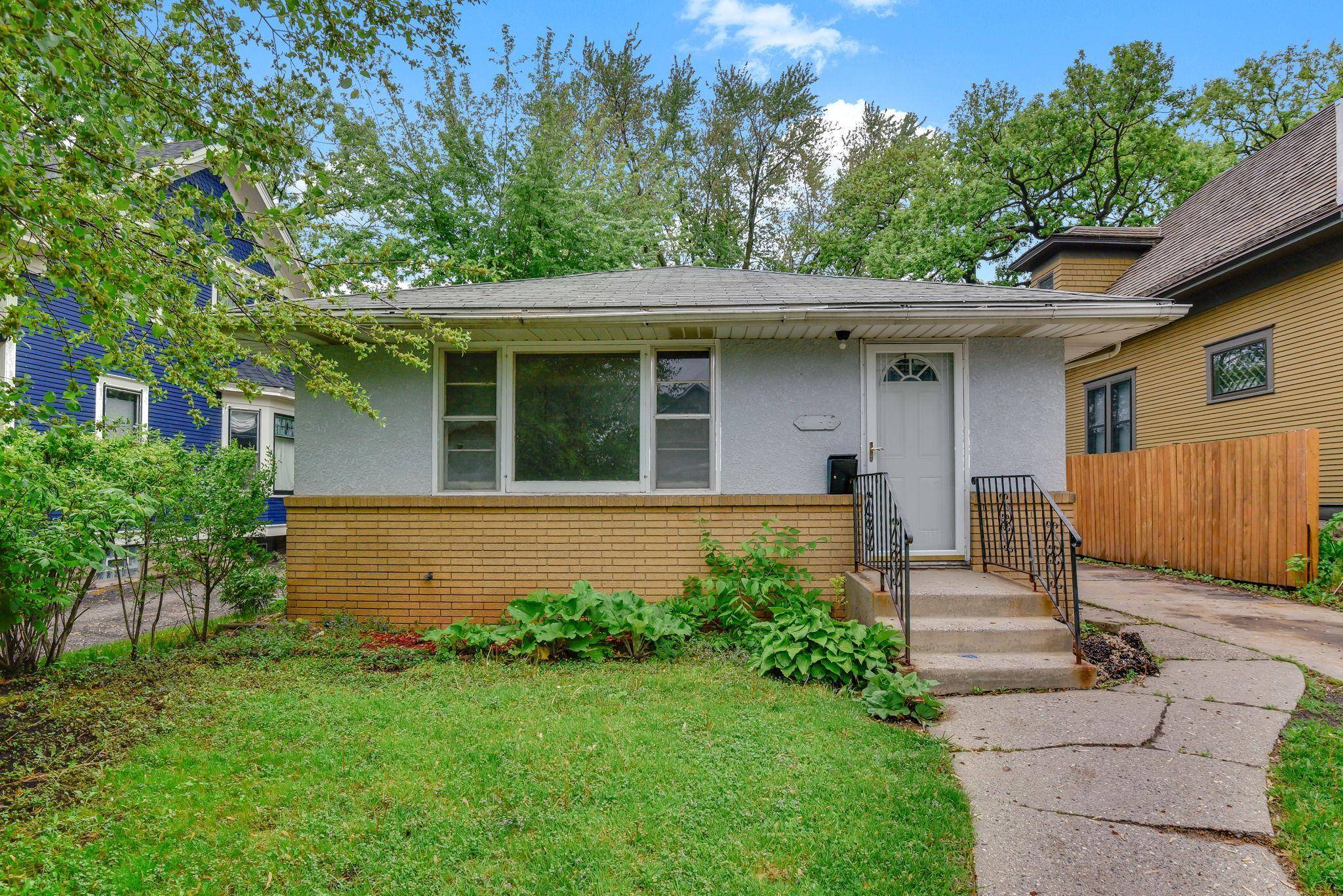 1259 Laurel AVE, Saint Paul, MN 55104