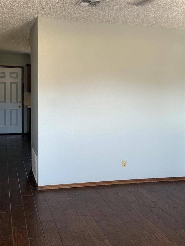 2124 Apple, Weatherford, OK 73096