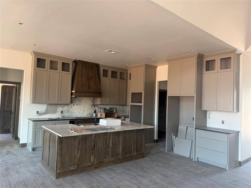 929 Dorsi CIR, Newcastle, OK 73065