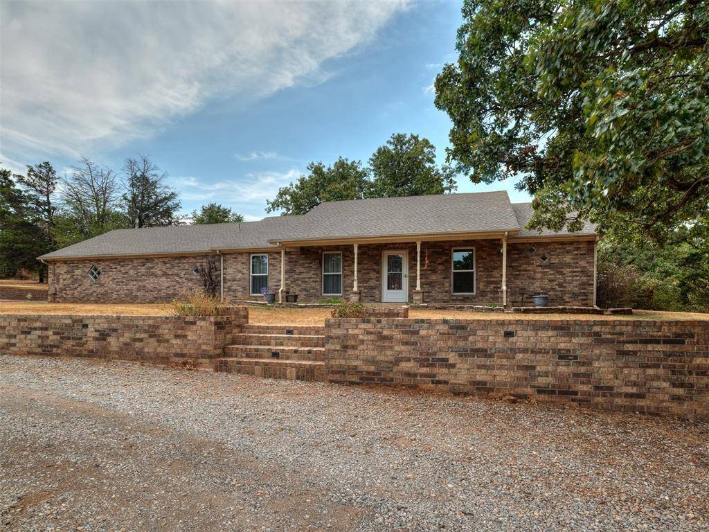 1025 E Triplett RD, Guthrie, OK 73044