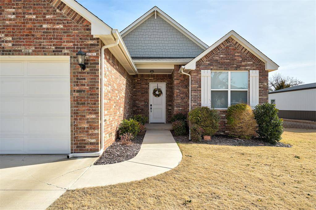 8930 Tall Oaks DR, Guthrie, OK 73044