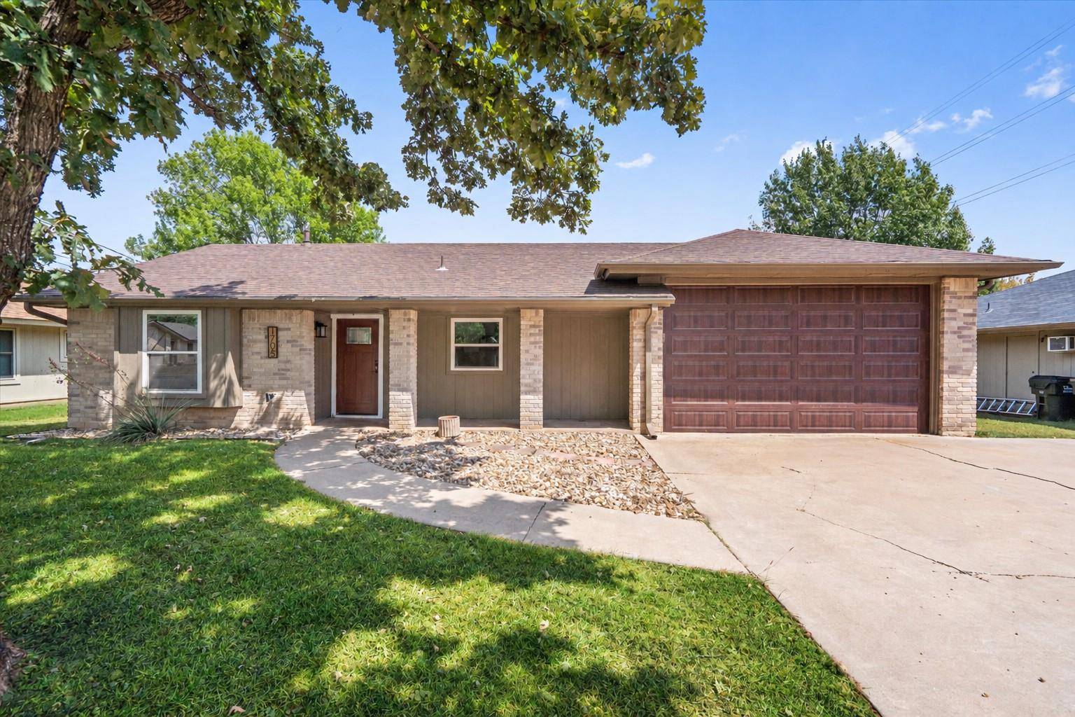 1705 Golden Vista DR, Georgetown, TX 78628
