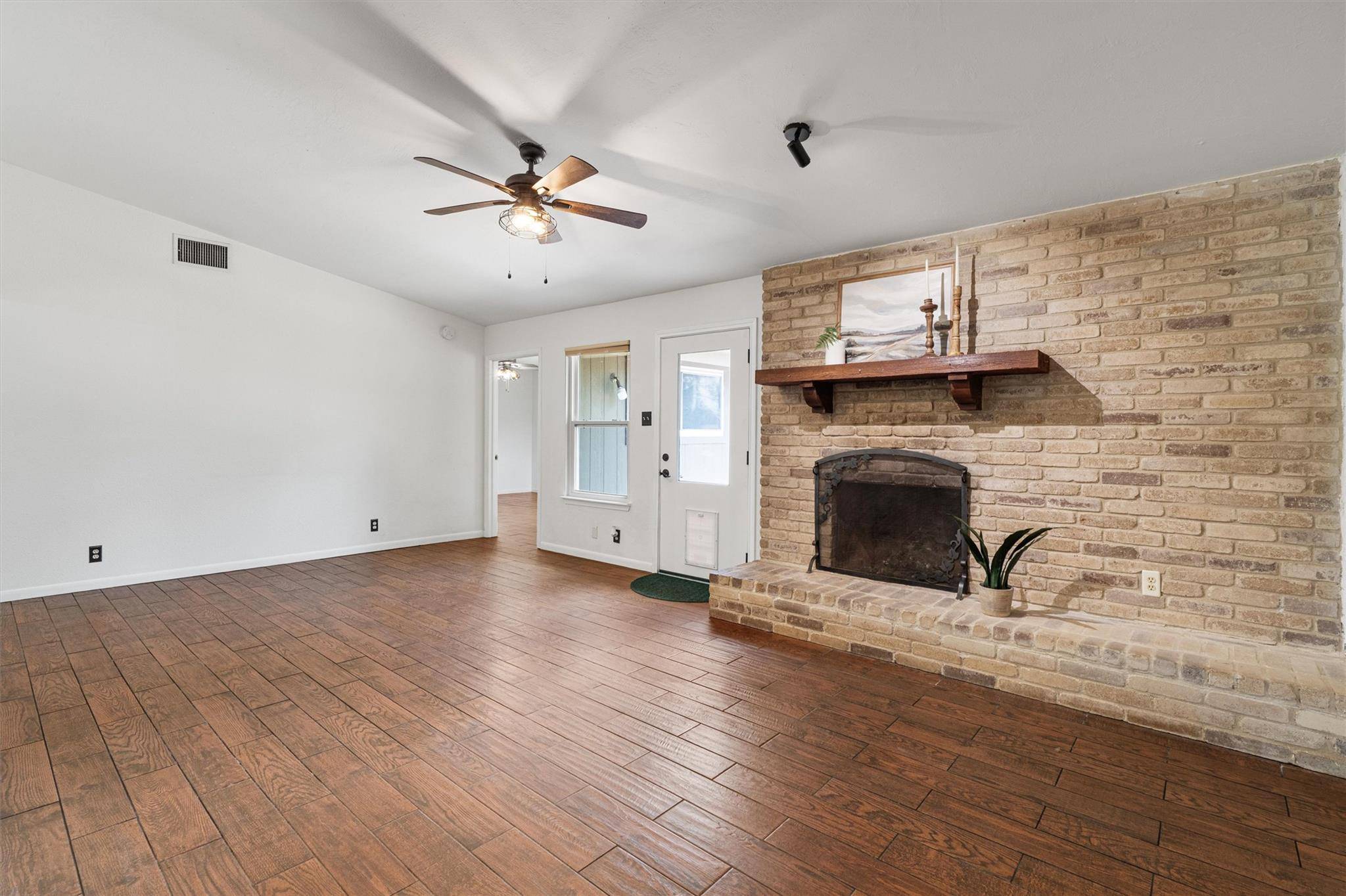 1705 Golden Vista DR, Georgetown, TX 78628