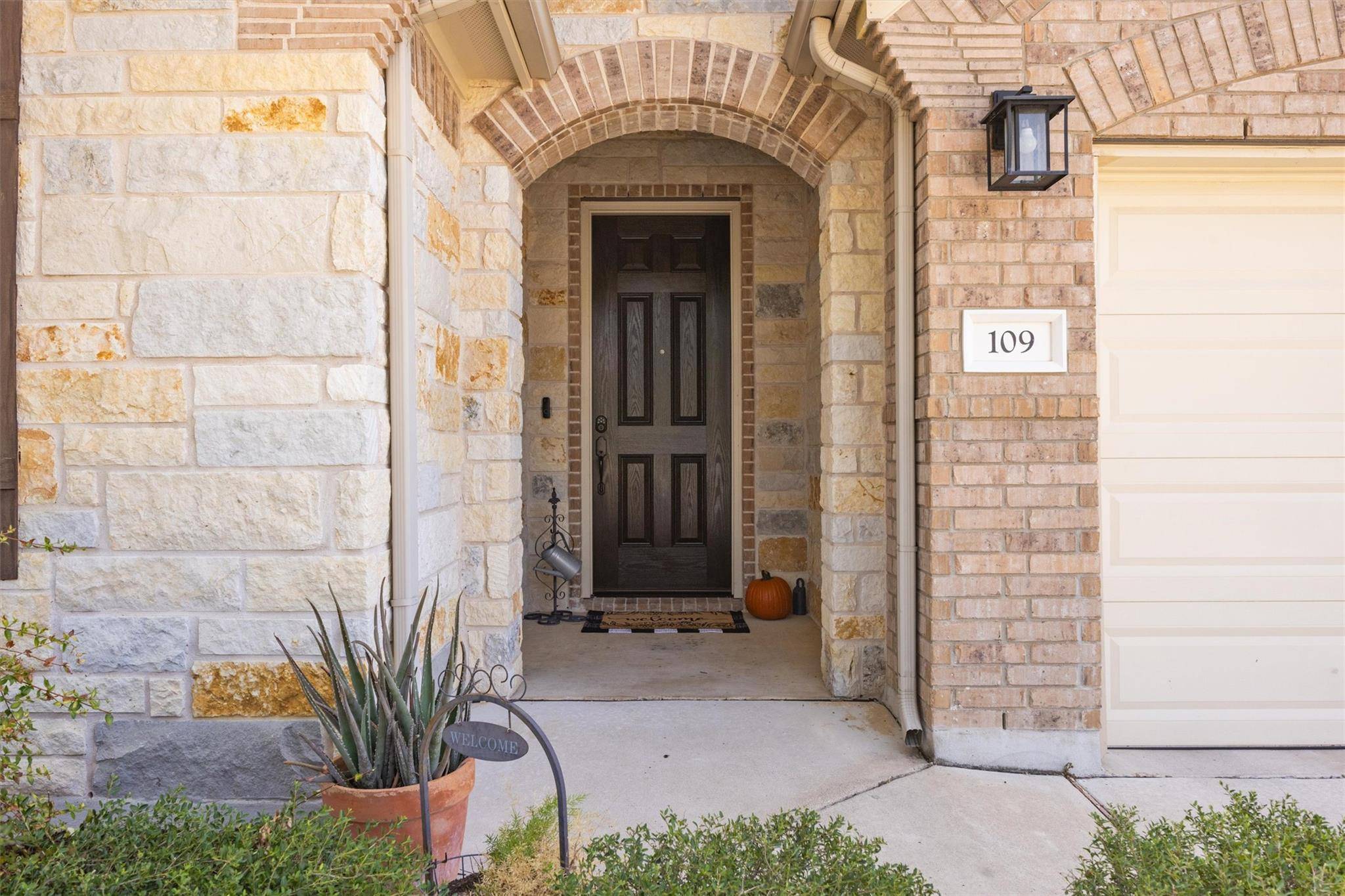 109 Buffalo View LN, Georgetown, TX 78628
